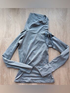 Nike funnel neck active top